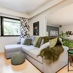 Cozy Five Bedroom House