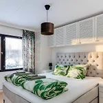 Cozy Five Bedroom House Dom wakacyjny