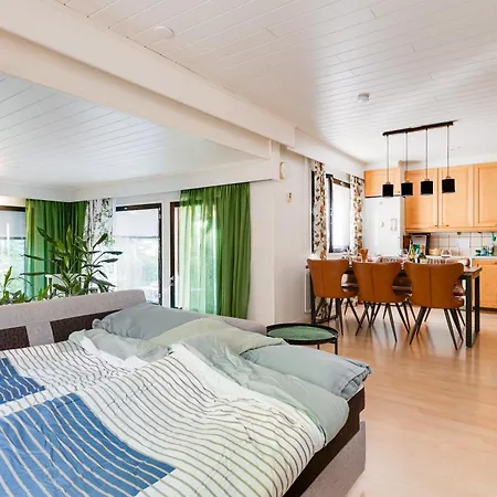 Cozy Five Bedroom House * ロヴァニエミ