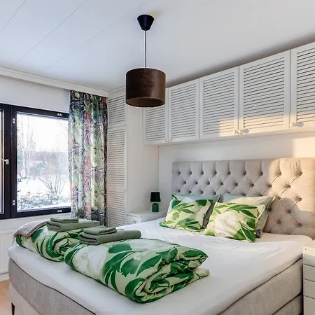Cozy Five Bedroom House Dom wakacyjny
