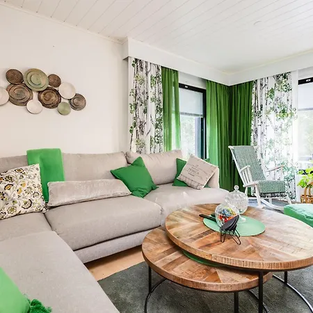 Cozy Five Bedroom House Σπίτι διακοπών *