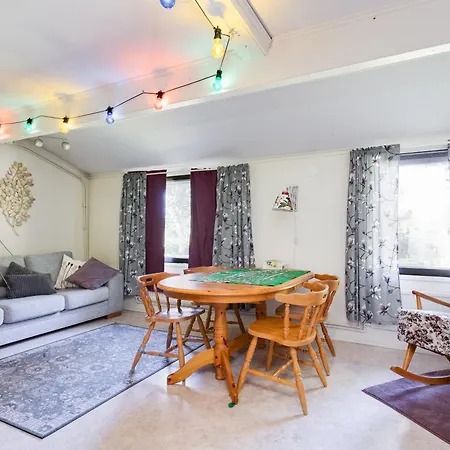 Cozy Five Bedroom House Ροβανιέμι