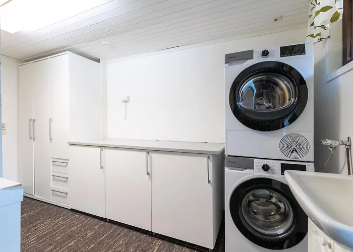 度假居 Cozy Five Bedroom House 罗瓦涅米