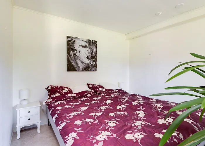 度假居 Cozy Five Bedroom House 罗瓦涅米