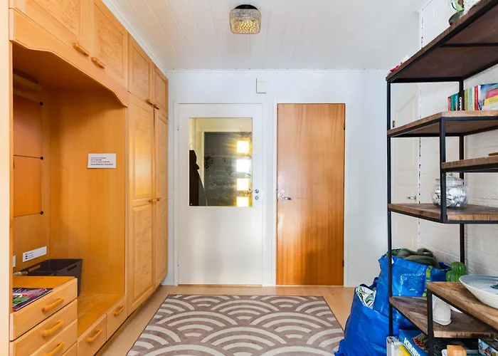 Cozy Five Bedroom House *