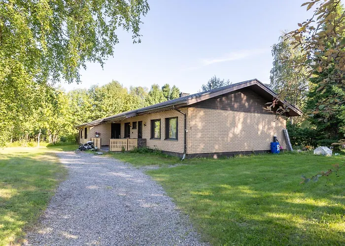 Cozy Five Bedroom House 度假居